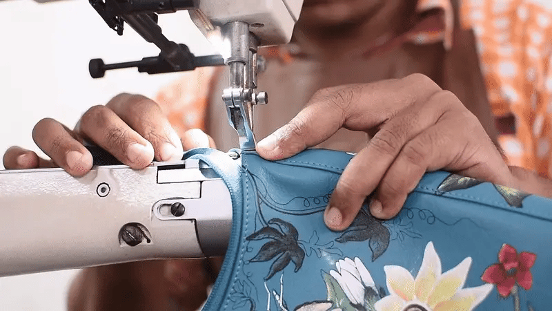 Stiching_Stiching_webp__800_450.gif