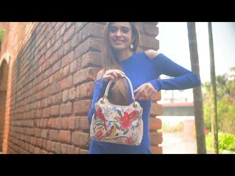 Clasp Pouch With Key Fobs - 1177